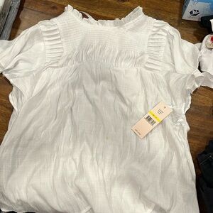 NWT Nanette white flowy blouse